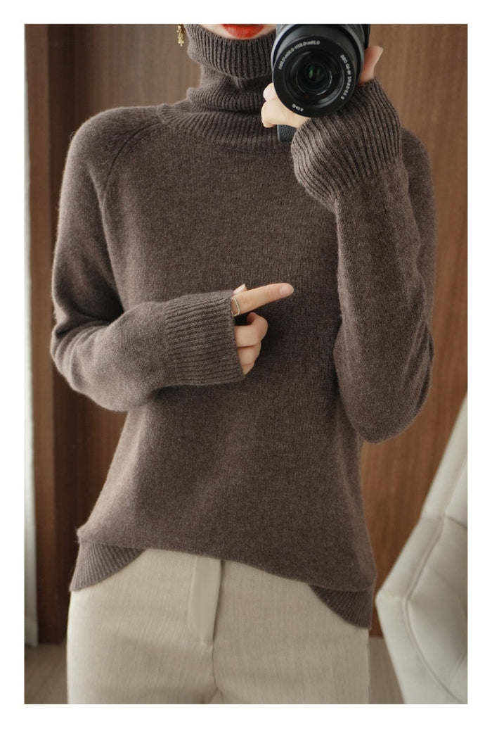 Women's Cozy Turtleneck Sweater with Relaxed Fit