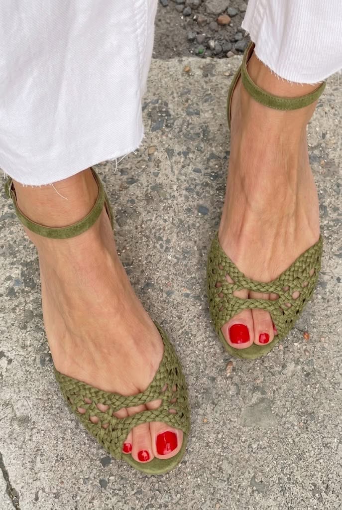 Isadora | Woven Golden Sandals